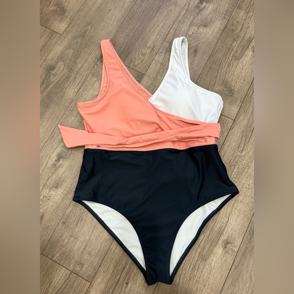 Coral and White Swimsuit Size XL Beach Pool Vacation Summer - Picture 1 of 7